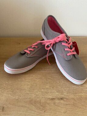NWT Vans Off The Wall Women’s Gray Canvas Sneakers With Pink Laces Size 6